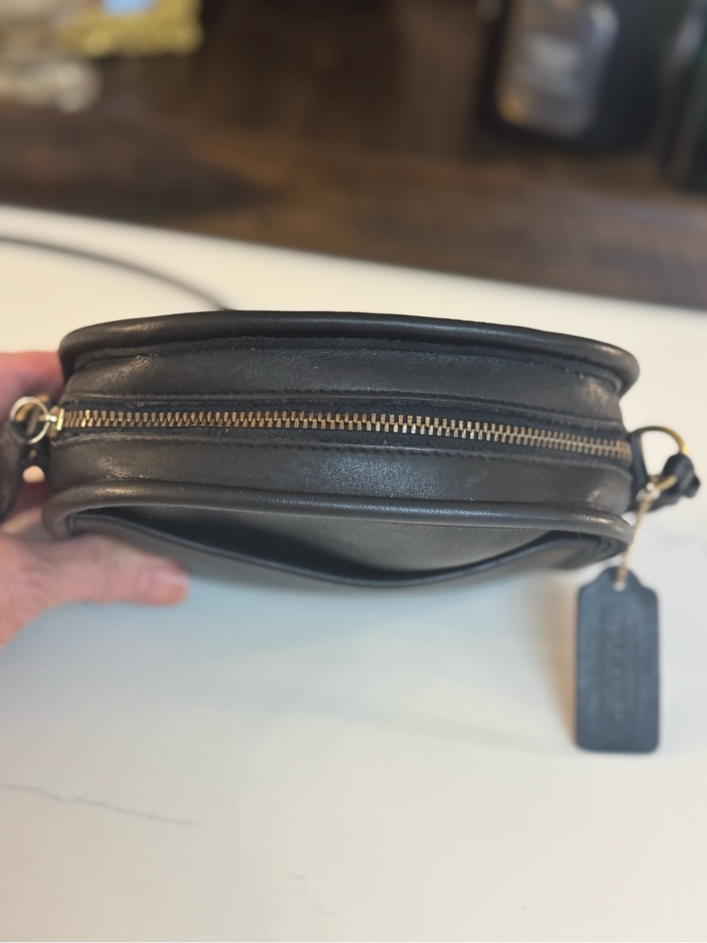 ๐ค COACH VINTAGE BLACK TAN LEATHER ABBIE # 9017 ๐ค๐ค - Picture 5 of 7
